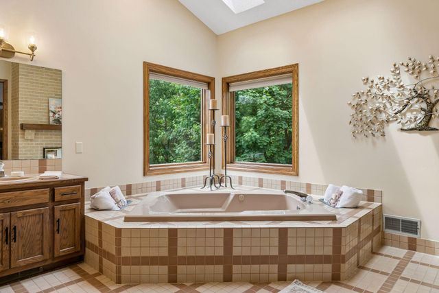 13673 Duluth Drive, Apple Valley, MN 55124
