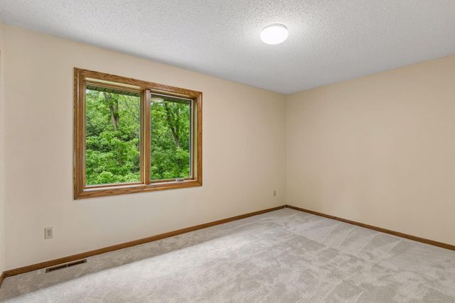 13673 Duluth Drive, Apple Valley, MN 55124