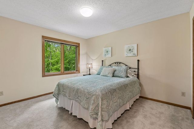 13673 Duluth Drive, Apple Valley, MN 55124