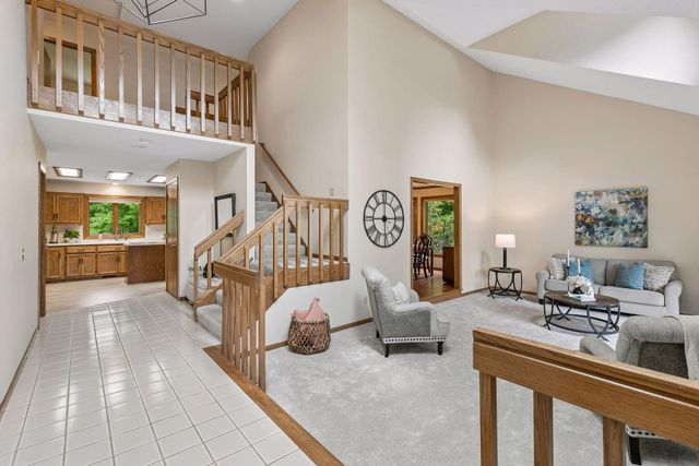 13673 Duluth Drive, Apple Valley, MN 55124