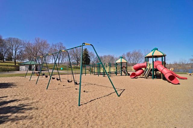 13673 Duluth Drive, Apple Valley, MN 55124