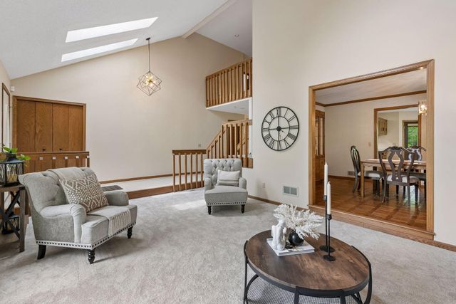 13673 Duluth Drive, Apple Valley, MN 55124
