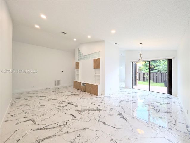 10321 NW 17th Court, Plantation, FL 33322