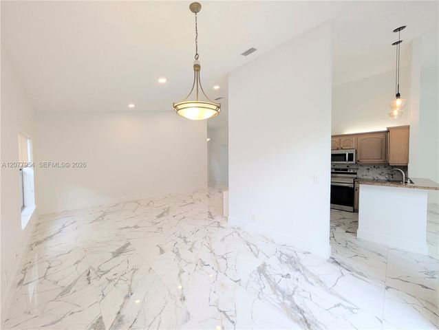 10321 NW 17th Court, Plantation, FL 33322