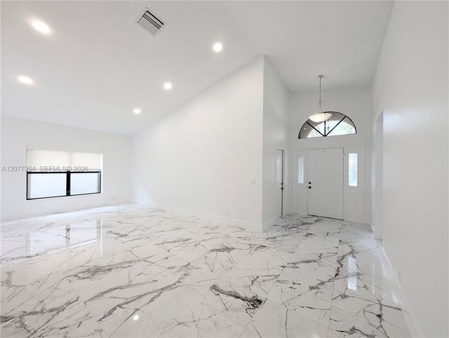 10321 NW 17th Court, Plantation, FL 33322