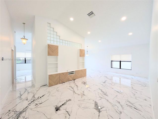 10321 NW 17th Court, Plantation, FL 33322