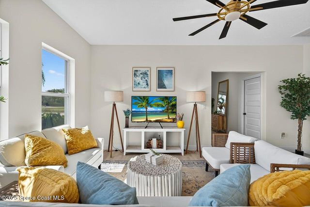 8426 E 98th Avenue, Vero Beach, FL 32967