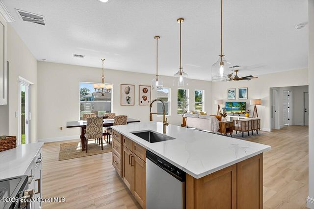 8426 E 98th Avenue, Vero Beach, FL 32967