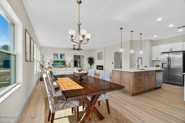 8426 E 98th Avenue, Vero Beach, FL 32967