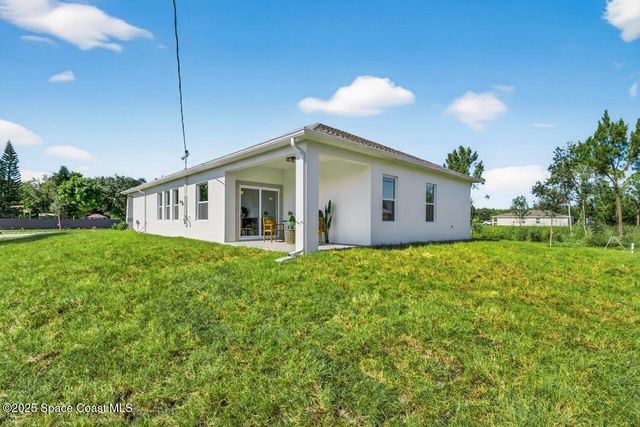 8426 E 98th Avenue, Vero Beach, FL 32967