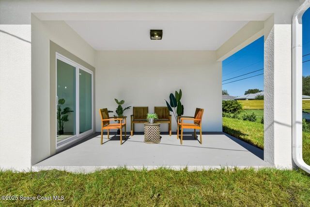 8426 E 98th Avenue, Vero Beach, FL 32967