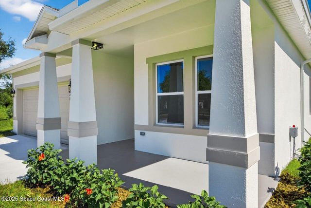 8426 E 98th Avenue, Vero Beach, FL 32967