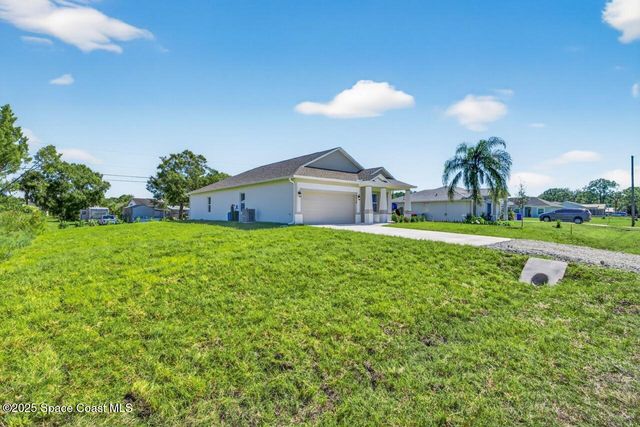 8426 E 98th Avenue, Vero Beach, FL 32967