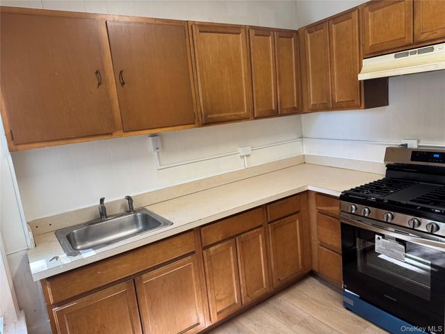 54 S Bridge Street, Poughkeepsie, NY 12601