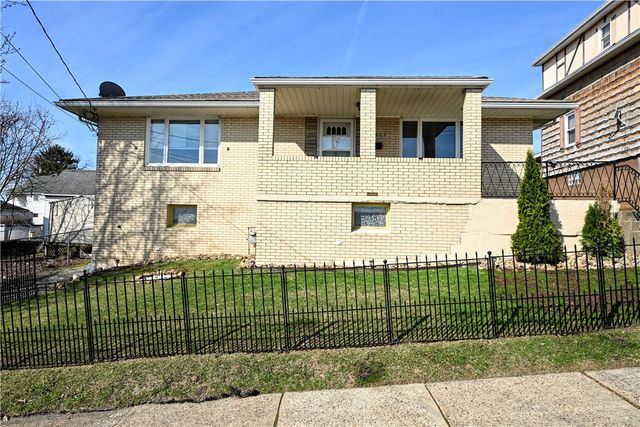 1055 DENNIS AVENUE, Monessen, PA 15062