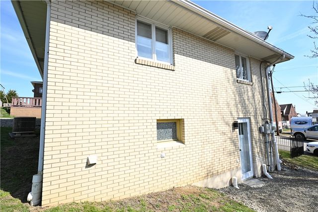 1055 DENNIS AVENUE, Monessen, PA 15062