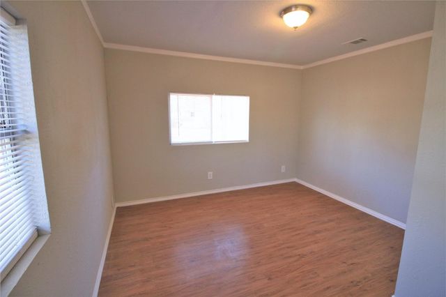 1329 Tawakoni Drive, West Tawakoni, TX 75474