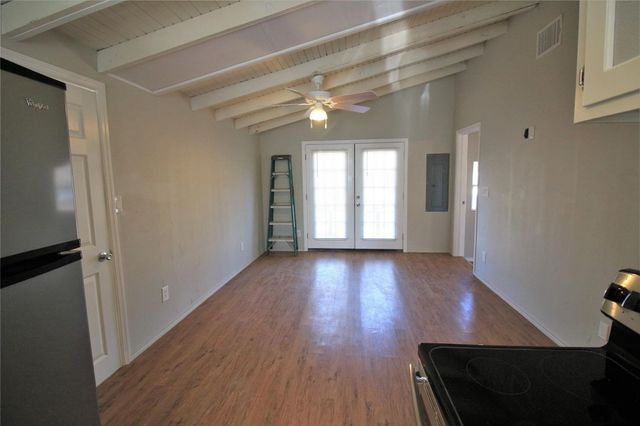 1329 Tawakoni Drive, West Tawakoni, TX 75474