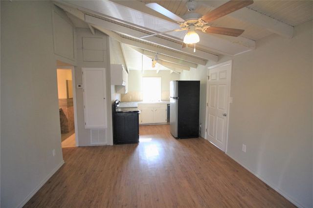1329 Tawakoni Drive, West Tawakoni, TX 75474