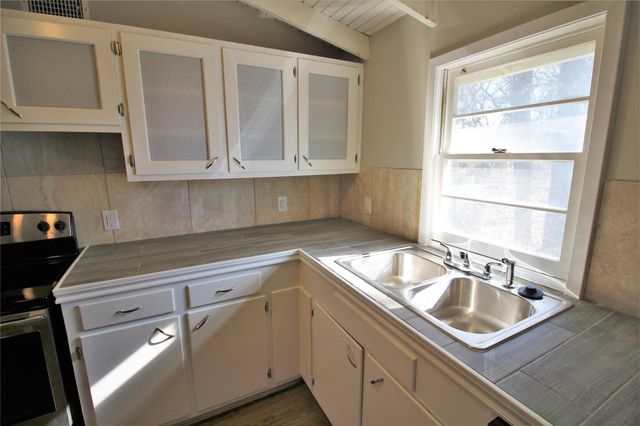 1329 Tawakoni Drive, West Tawakoni, TX 75474