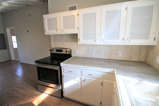 1329 Tawakoni Drive, West Tawakoni, TX 75474