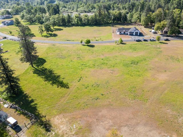 564 E Forks Circle, Cave Junction, OR 97523