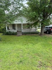 16 E Clegern Avenue, Edmond, OK 73034