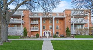 81 S 6th Avenue 202, La Grange, IL 60525