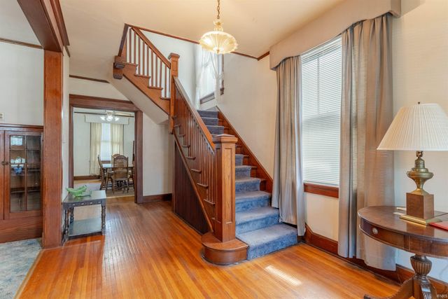 905 E Blackford Avenue, Evansville, IN 47713
