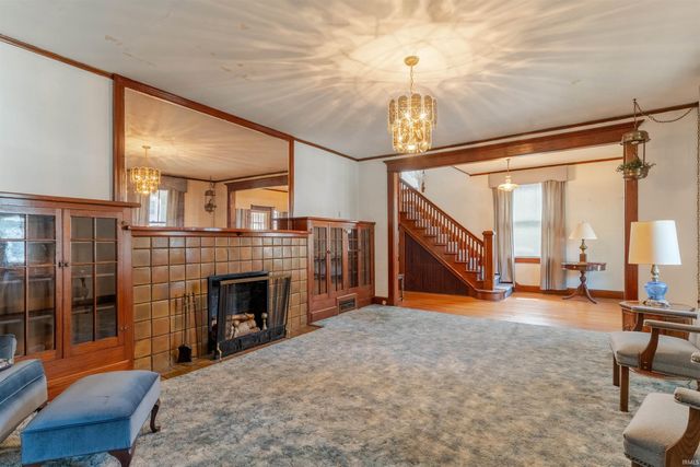 905 E Blackford Avenue, Evansville, IN 47713