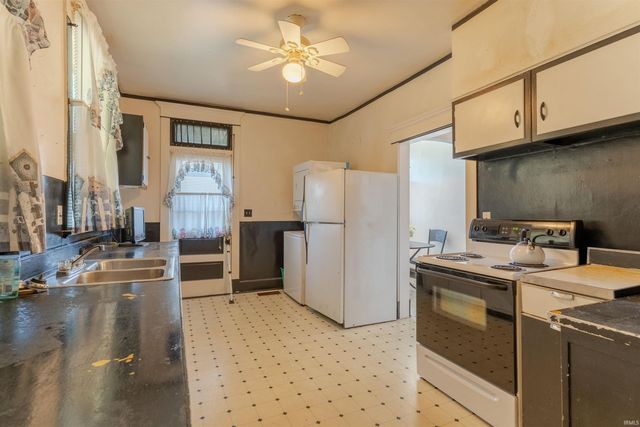 905 E Blackford Avenue, Evansville, IN 47713