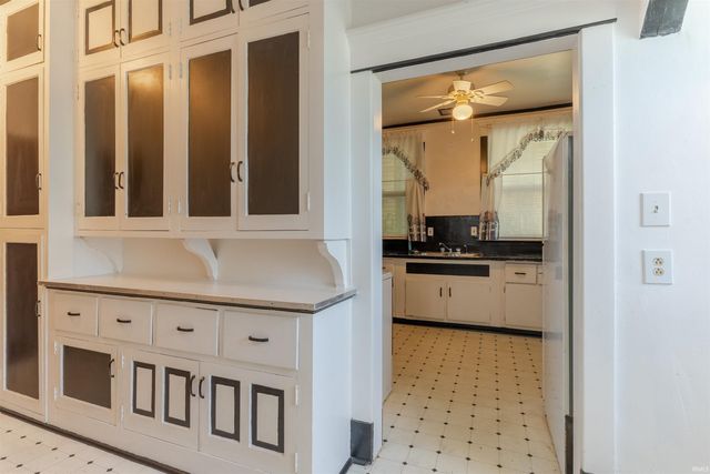 905 E Blackford Avenue, Evansville, IN 47713