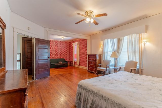 905 E Blackford Avenue, Evansville, IN 47713