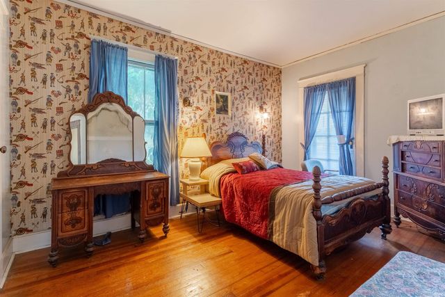 905 E Blackford Avenue, Evansville, IN 47713