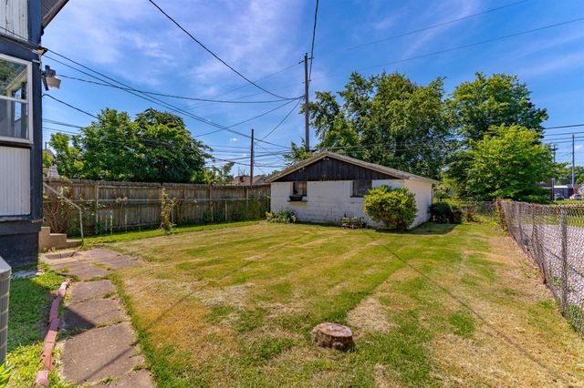 905 E Blackford Avenue, Evansville, IN 47713