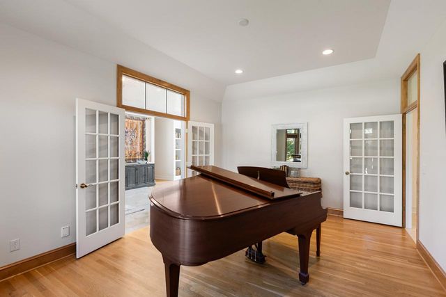8665 Wynstone Pass, Eden Prairie, MN 55347