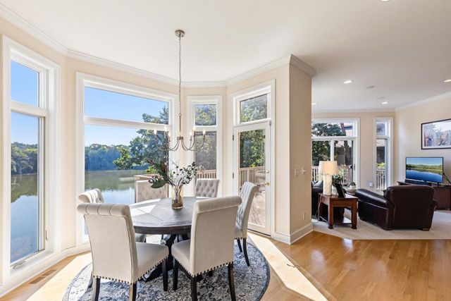 8665 Wynstone Pass, Eden Prairie, MN 55347