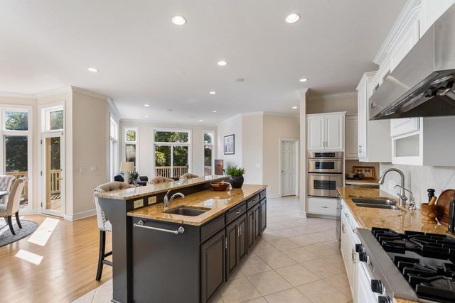 8665 Wynstone Pass, Eden Prairie, MN 55347