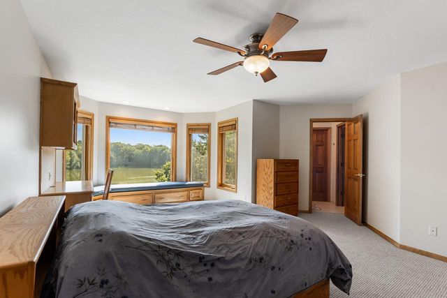 8665 Wynstone Pass, Eden Prairie, MN 55347