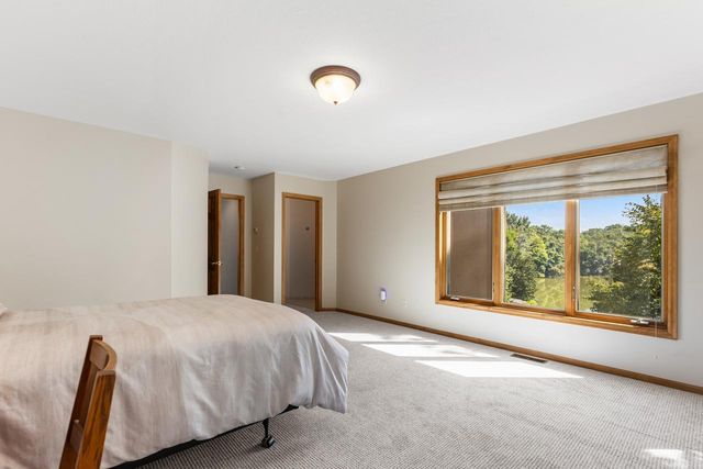 8665 Wynstone Pass, Eden Prairie, MN 55347