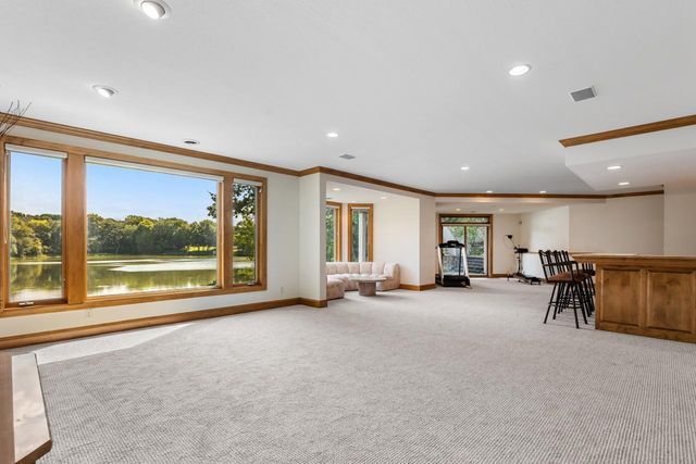 8665 Wynstone Pass, Eden Prairie, MN 55347