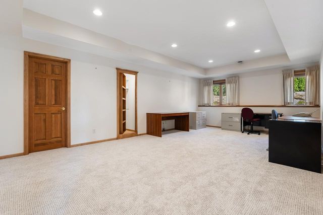 8665 Wynstone Pass, Eden Prairie, MN 55347