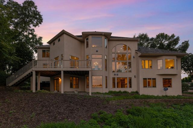 8665 Wynstone Pass, Eden Prairie, MN 55347