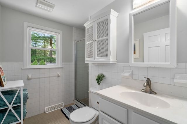 24 E Harbor Dr, Falmouth, MA 02540