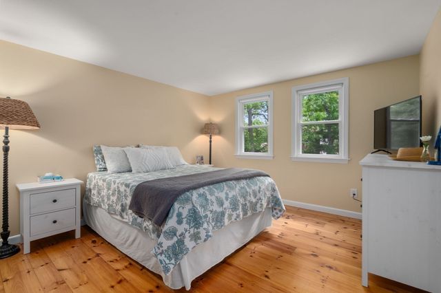 24 E Harbor Dr, Falmouth, MA 02540