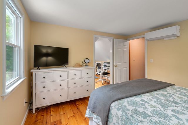 24 E Harbor Dr, Falmouth, MA 02540