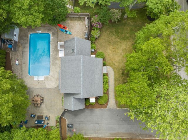 24 E Harbor Dr, Falmouth, MA 02540