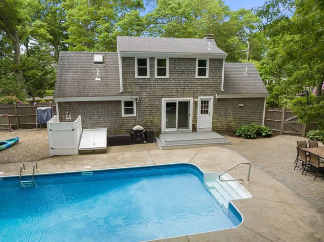 24 E Harbor Dr, Falmouth, MA 02540