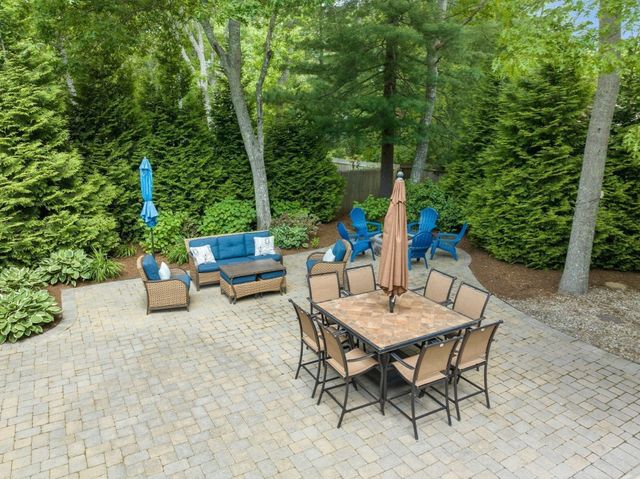 24 E Harbor Dr, Falmouth, MA 02540