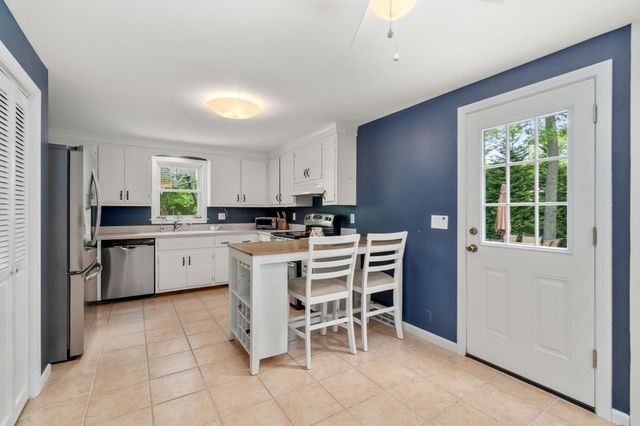 24 E Harbor Dr, Falmouth, MA 02540